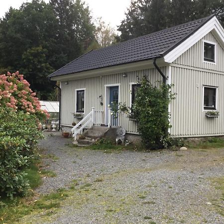 Airbnbekasberg Olofstorp エクステリア 写真